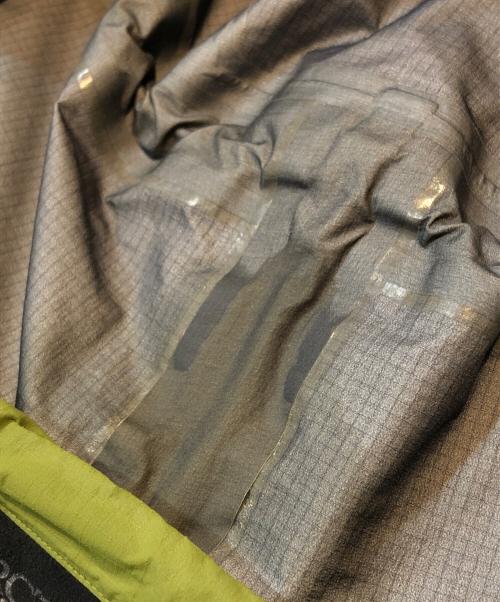 ARC'TERYX（アークテリクス）ARC'TERYX (アークテリクス) BETA HYBRID JACKET/ベータ SL ジャケット グリーン サイズ:Sの古着・服飾アイテム