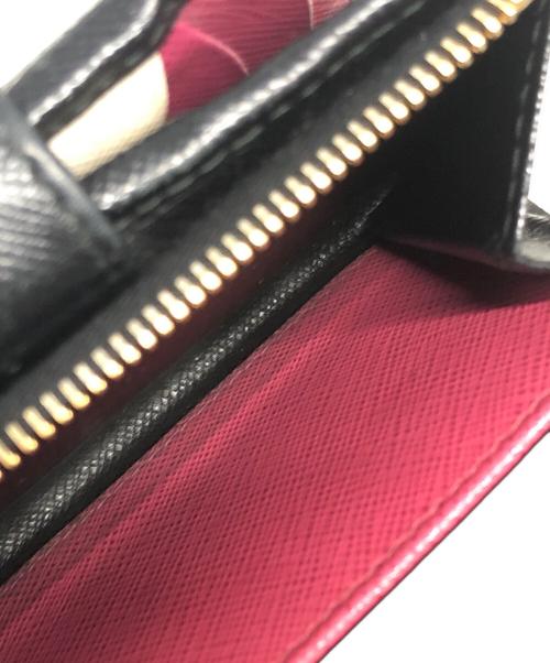 PRADA（プラダ）PRADA (プラダ) サフィアーノl字ファスナーコンパクトウォレット ブラックの古着・服飾アイテム