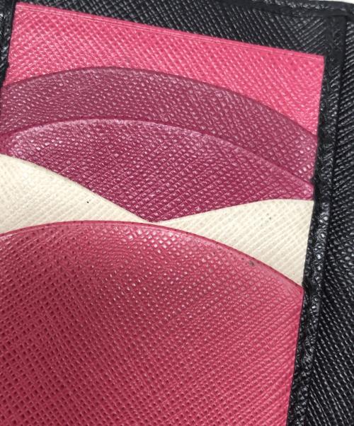 PRADA（プラダ）PRADA (プラダ) サフィアーノl字ファスナーコンパクトウォレット ブラックの古着・服飾アイテム