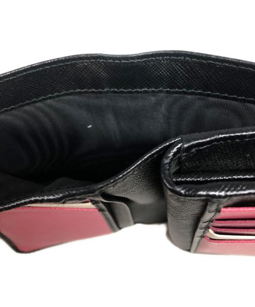 PRADA（プラダ）PRADA (プラダ) サフィアーノl字ファスナーコンパクトウォレット ブラックの古着・服飾アイテム