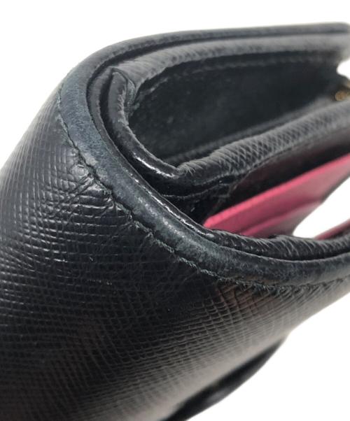 PRADA（プラダ）PRADA (プラダ) サフィアーノl字ファスナーコンパクトウォレット ブラックの古着・服飾アイテム