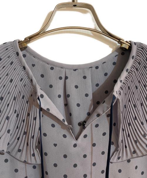 ANAYI（アナイ）ANAYI (アナイ) ハートドットプリントプリーツエリ ブラウス ブルー サイズ:Mの古着・服飾アイテム