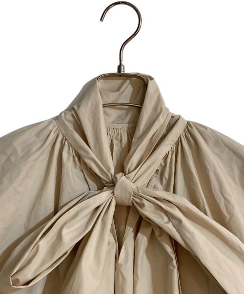 Whim Gazette（ウィムガゼット）Whim Gazette (ウィムガゼット) ドルマンボウタイブラウス ベージュ サイズ:Freeの古着・服飾アイテム