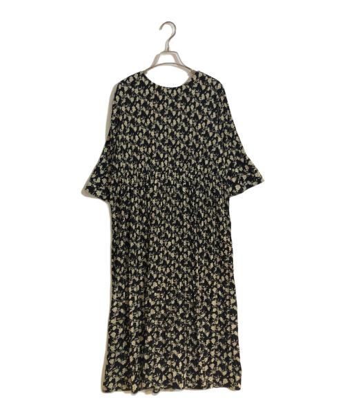 JOURNAL STANDARD relume（ジャーナルスタンダード レリューム）JOURNAL STANDARD relume (ジャーナルスタンダード レリューム) マジョリカプリーツワンピース ブラック サイズ:Freeの古着・服飾アイテム