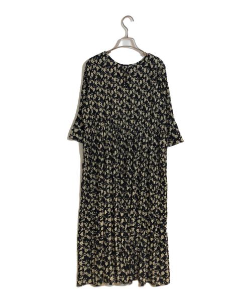 JOURNAL STANDARD relume（ジャーナルスタンダード レリューム）JOURNAL STANDARD relume (ジャーナルスタンダード レリューム) マジョリカプリーツワンピース ブラック サイズ:Freeの古着・服飾アイテム