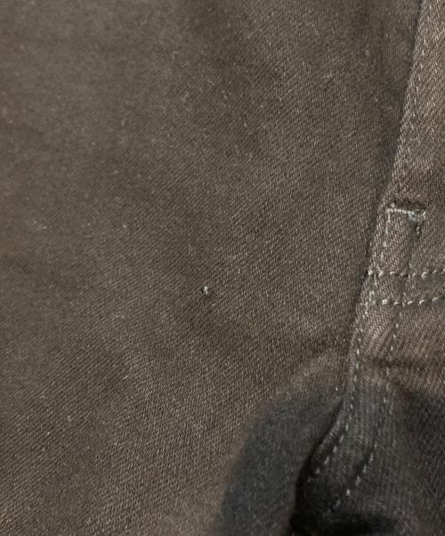 AMIRI（アミリ）AMIRI (アミリ) 蛇腹ダメージ加工 ボタンフライ スキニーデニムパンツ ブラック サイズ:W34の古着・服飾アイテム