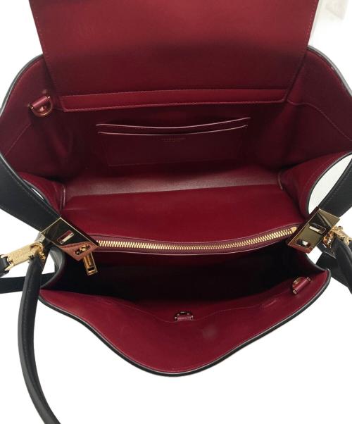 Ferragamo（フェラガモ）Ferragamo (フェラガモ) HUGソフトワンショルダーバッグ M ブラックの古着・服飾アイテム