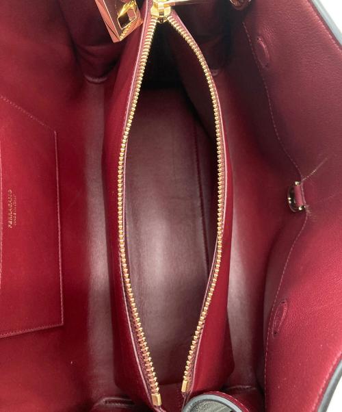 Ferragamo（フェラガモ）Ferragamo (フェラガモ) HUGソフトワンショルダーバッグ M ブラックの古着・服飾アイテム