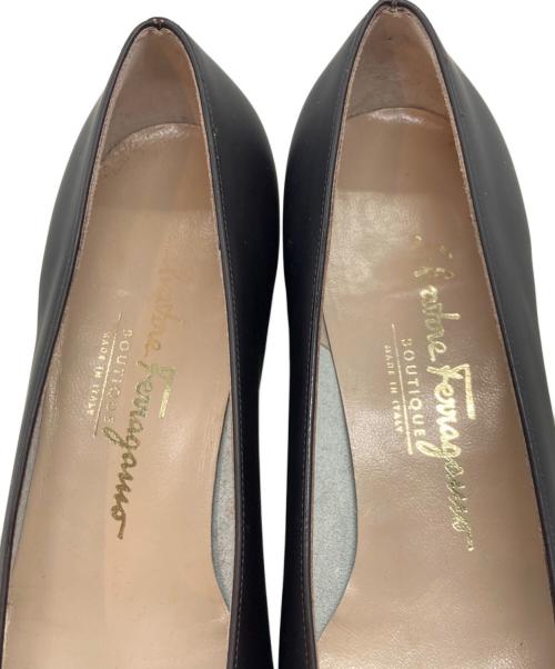 Salvatore Ferragamo（サルヴァトーレ フェラガモ）Salvatore Ferragamo (サルヴァトーレ フェラガモ) レザーパンプス ブラック サイズ:6 1/2の古着・服飾アイテム