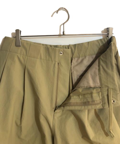 HELLY HANSEN（ヘリーハンセン）HELLY HANSEN (ヘリーハンセン) ストーレンツータックパンツ ベージュ サイズ:Ｌの古着・服飾アイテム