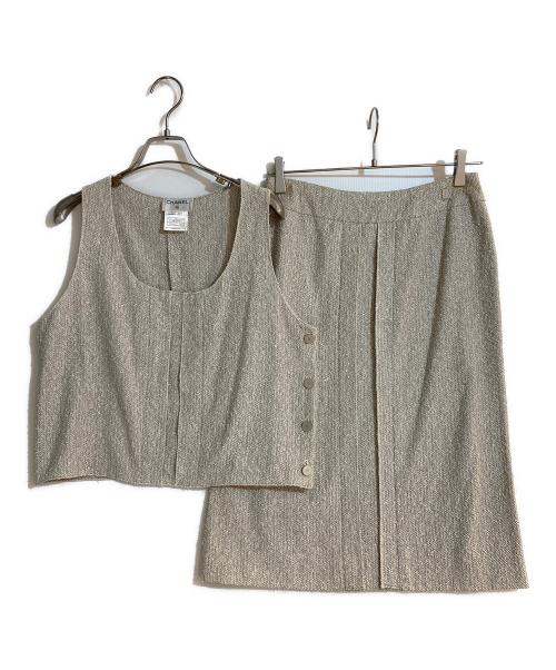 CHANEL（シャネル）CHANEL (シャネル) ツイードベストスカートセットアップ グレー サイズ:４2の古着・服飾アイテム