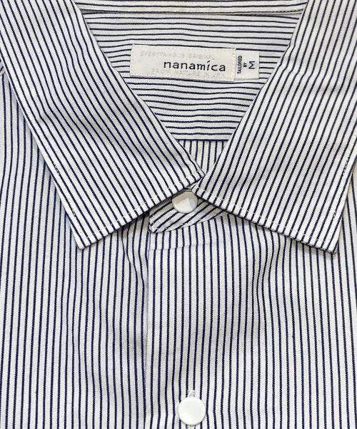nanamica（ナナミカ）nanamica (ナナミカ) Regular Collar Stripe Wind Shirt ホワイト サイズ:Mの古着・服飾アイテム
