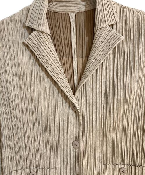 PLEATS PLEASE（プリーツプリーズ）PLEATS PLEASE (プリーツプリーズ) プリーツ加工ジャケット ベージュ サイズ:3の古着・服飾アイテム