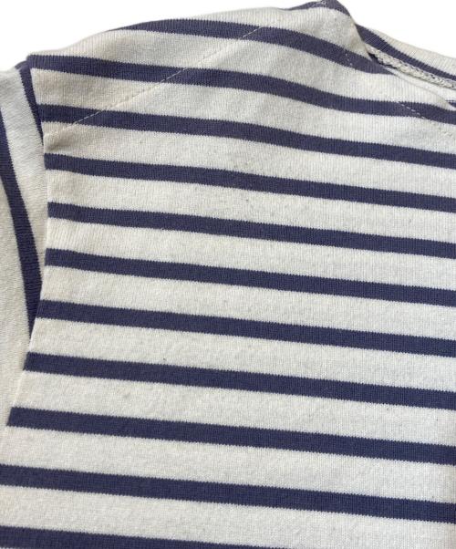 COMOLI（コモリ）COMOLI (コモリ) ボーダー バスクシャツ ホワイト×パープル サイズ:不明の古着・服飾アイテム