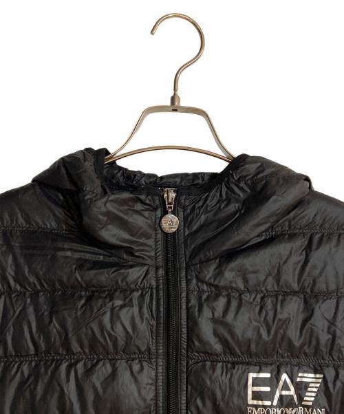 EA7（イーエーセブン）EA7 (イーエーセブン) フーデットライトダウンジャケット ブラック サイズ:Mの古着・服飾アイテム