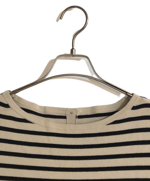 23区（ニジュウサンク）23区 (ニジュウサンク) ハイカウントライトタフタ ドッキング ワンピース ベージュ サイズ:44の古着・服飾アイテム