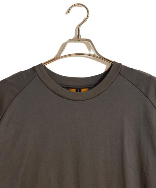 J.L - A.L/（ジェイラル）J.L - A.L/ (ジェイラル) BELLOW T-SHIRT グレー サイズ:XL 未使用品の古着・服飾アイテム