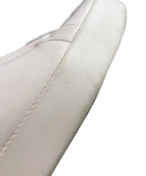 J&M DAVIDSON（ジェイ＆エム デヴィッドソン）J&M DAVIDSON (ジェイ＆エム デヴィッドソン) スタッズスリッポン ホワイト サイズ:22.5の古着・服飾アイテム