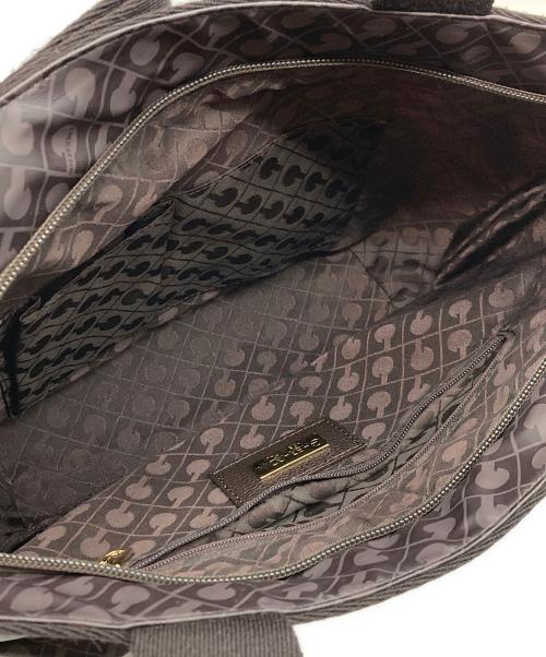 GHERARDINI（ゲラルディーニ）GHERARDINI (ゲラルディーニ) ソフティカーフGロゴチャームハンドバッグ ブラウンの古着・服飾アイテム