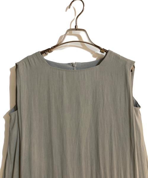 NO CONTROL AIR（ノーコントロールエアー）NO CONTROL AIR (ノーコントロールエアー) ティアードノースリーブワンピース グレー サイズ:不明の古着・服飾アイテム