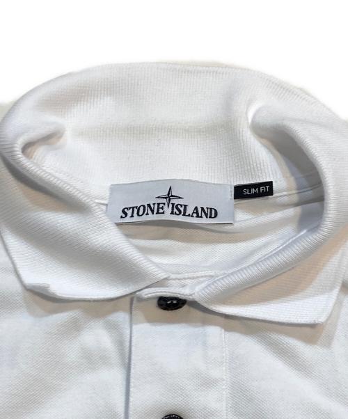 STONE ISLAND（ストーンアイランド）STONE ISLAND (ストーンアイランド) ロゴパッチポロシャツ ホワイト サイズ:Mの古着・服飾アイテム