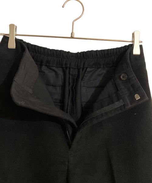 MARKA（マーカ）MARKA (マーカ) ONLY ARK (オンリーアーク) STITCHLESS TROUSERS/ステッチレストラウザーズ ブラック サイズ:２の古着・服飾アイテム