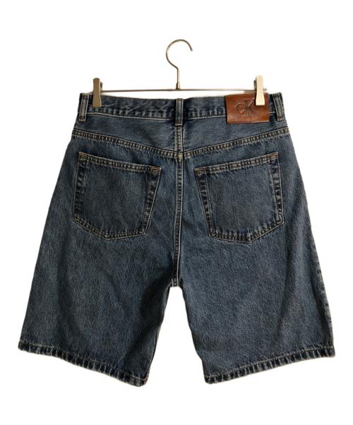Calvin Klein（カルバンクライン）Calvin Klein (カルバンクライン) Straight Fit 90s Denim Shorts インディゴ サイズ:W30の古着・服飾アイテム