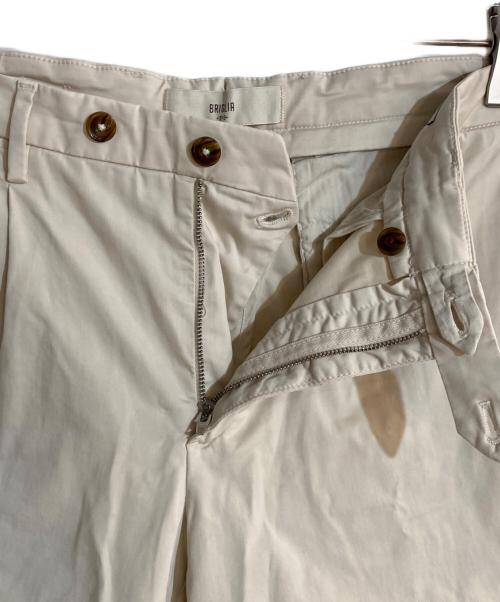 BRIGLIA 1949（ブリリア 1949）BRIGLIA 1949 (ブリリア 1949) BEAMS (ビームス) ストレッチコットン 2プリーツパンツ アイボリー サイズ:48の古着・服飾アイテム