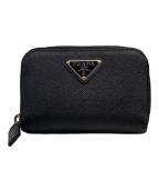 PRADAプラダ）の古着「サフィアーノトライアングル コインケース」｜ブラック