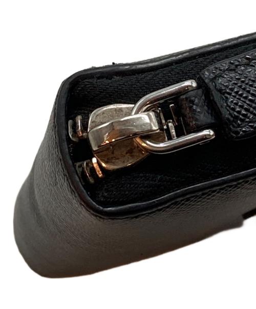 PRADA（プラダ）PRADA (プラダ) サフィアーノトライアングル コインケース ブラックの古着・服飾アイテム