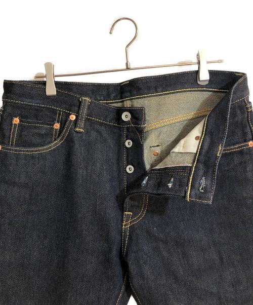 IRON HEART（アイアンハート）IRON HEART (アイアンハート) 21ozセルビッチデニム スリムストレート インディゴ サイズ:Ｗ36×Ｌ36 未使用品の古着・服飾アイテム
