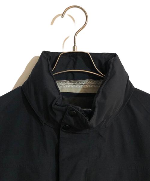 WHITE MOUNTAINEERING（ホワイトマウンテ二アニング）WHITE MOUNTAINEERING (ホワイトマウンテ二アニング) GORE-TEX NYLON TAFFETA RAGLAN COAT/ゴアテックスナイロンタフタラグラン ブラック サイズ:４の古着・服飾アイテム