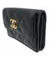 CHANEL (シャネル) マトラッセ スモール フラップコンパクトウォレット ブラック：120000円
