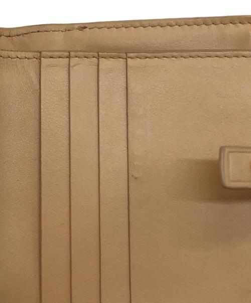 BOTTEGA VENETA（ボッテガベネタ）BOTTEGA VENETA (ボッテガベネタ) インストレチャート2つ折り財布 アーモンドの古着・服飾アイテム