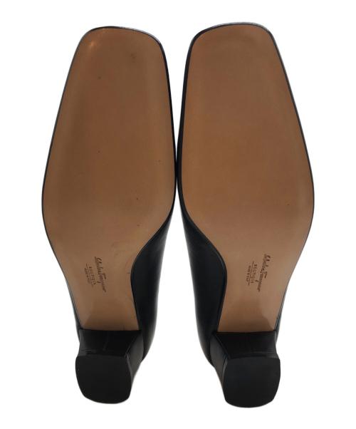 Salvatore Ferragamo BOUTIQUE（サルヴァトーレフェラガモ）Salvatore Ferragamo BOUTIQUE (サルヴァトーレフェラガモ) ブラックガンチーニヒールパンプス ブラック サイズ:7の古着・服飾アイテム