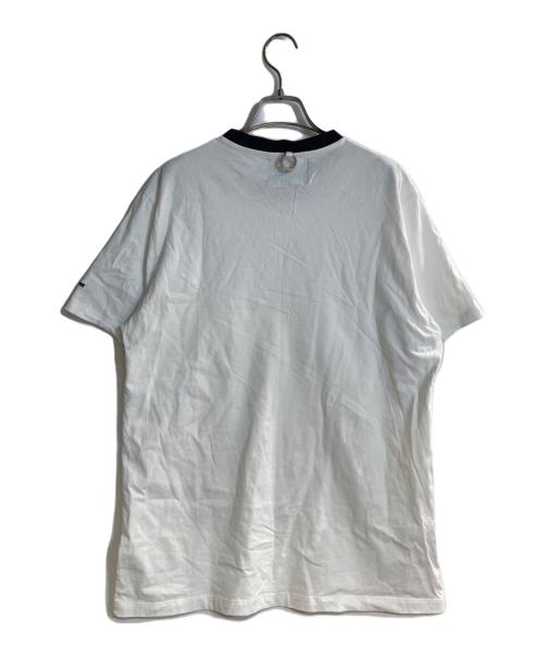 RAF SIMONS（ラフシモンズ）RAF SIMONS (ラフシモンズ) FRED PERRY (フレッドペリー) 安全ピンロゴリンガーTシャツ ホワイト サイズ:Ｌの古着・服飾アイテム