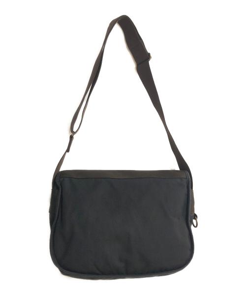 Barbour（バブアー）Barbour (バブアー) Tarras ワックス レザー トリム ショルダーバッグ ネイビーの古着・服飾アイテム