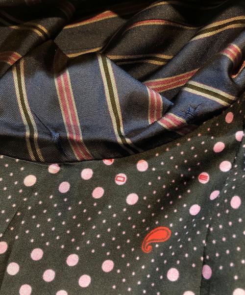 ETRO（エトロ）ETRO (エトロ) 総柄ライニングストライプウールセットアップスーツ ネイビー サイズ:52の古着・服飾アイテム