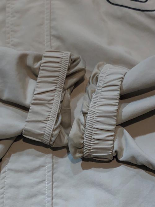 SUPREME（シュプリーム）SUPREME (シュプリーム) Spellout Embroidered Track Jacket／スペルアウト エンブロイダリー トラック ジャケット ベージュ サイズ:Ｌの古着・服飾アイテム