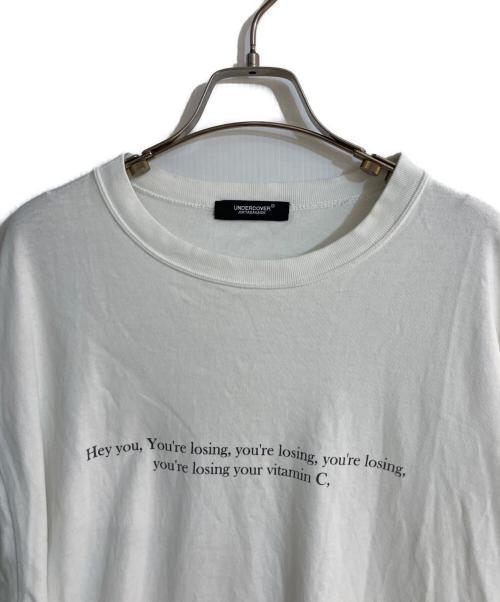 UNDERCOVER（アンダーカバー）UNDERCOVER (アンダーカバー) VITAMIN C S Tee/ビタミン・シー・エス・ティー　プリントTシャツ ホワイト サイズ:3の古着・服飾アイテム