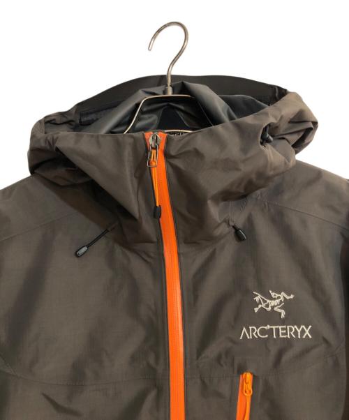 ARC'TERYX（アークテリクス）ARC'TERYX (アークテリクス) ALPHA SL JACKET カーキ サイズ:XSの古着・服飾アイテム