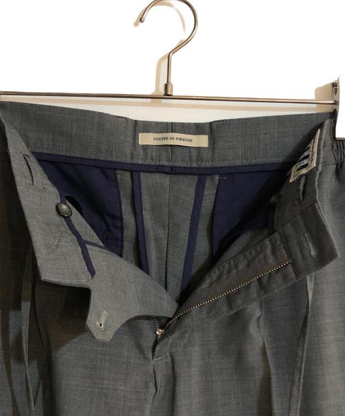 giab's ARCHIVIO（ジャブス アルキヴィオ）giab's ARCHIVIO (ジャブス アルキヴィオ) テクノウール 1プリーツ パンツ グレー サイズ:48の古着・服飾アイテム