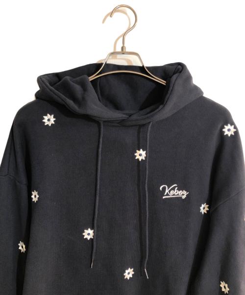 KEBOZ（ケボズ）KEBOZ (ケボズ) nick gear (ニックギア) 刺繍プルオーバーパーカー ネイビー サイズ:Lの古着・服飾アイテム
