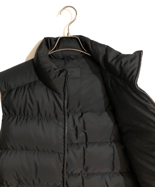 PRADA（プラダ）PRADA (プラダ) ロゴプレートダウンベスト ブラック サイズ:54の古着・服飾アイテム