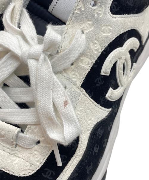 CHANEL（シャネル）CHANEL (シャネル) ココマークローカットスニーカー ブラック×ホワイト サイズ:41の古着・服飾アイテム