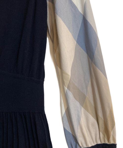 BLUE LABEL CRESTBRIDGE（ブルーレーベルクレストブリッジ）BLUE LABEL CRESTBRIDGE (ブルーレーベルクレストブリッジ) コンパクトコットンブレンドニットワンピース ネイビー サイズ:36の古着・服飾アイテム