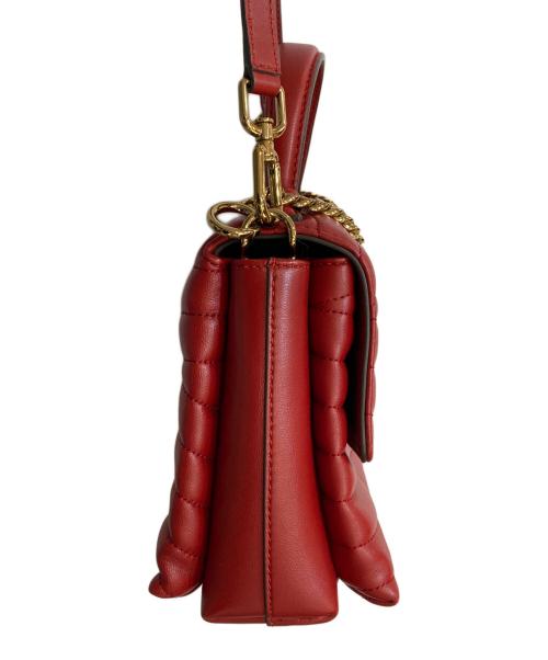 TORY BURCH（トリーバーチ）TORY BURCH (トリーバーチ) KIRA CHEVRON 2WAYバッグ レッドの古着・服飾アイテム