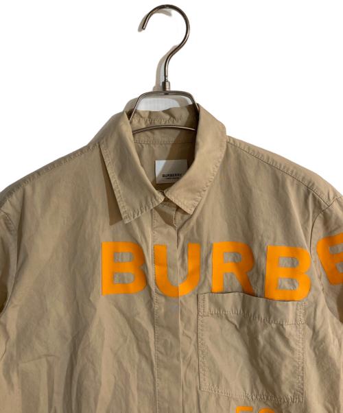 BURBERRY（バーバリー）BURBERRY (バーバリー) 比翼ロゴプリントシャツ ブラウン サイズ:SIZE 34の古着・服飾アイテム