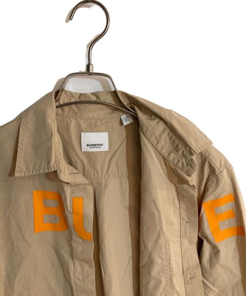 BURBERRY（バーバリー）BURBERRY (バーバリー) 比翼ロゴプリントシャツ ブラウン サイズ:SIZE 34の古着・服飾アイテム