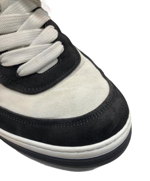 CHANEL（シャネル）CHANEL (シャネル) Coco Mark Embroidery Suede Sneakers ベージュ×ブラック サイズ:41の古着・服飾アイテム